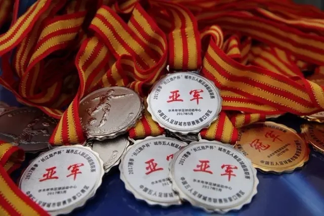 欧冠-拉菲尼亚双响登贝莱弑旧主 巴萨3-2巴黎