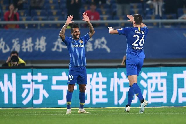 陈盈骏22分首钢胜新疆 佩里23分深圳胜天津